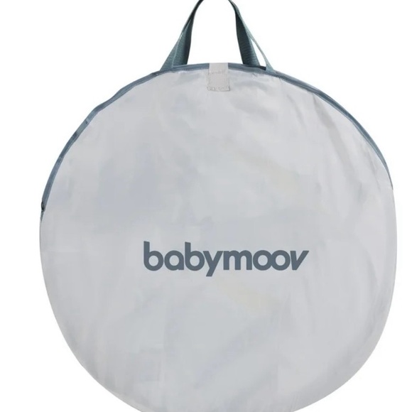 NWT Pop-Up Beach Shade Canopy in White, Blue & Yellow - Picture 2 of 5